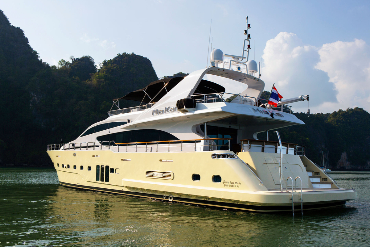 mia kai yacht